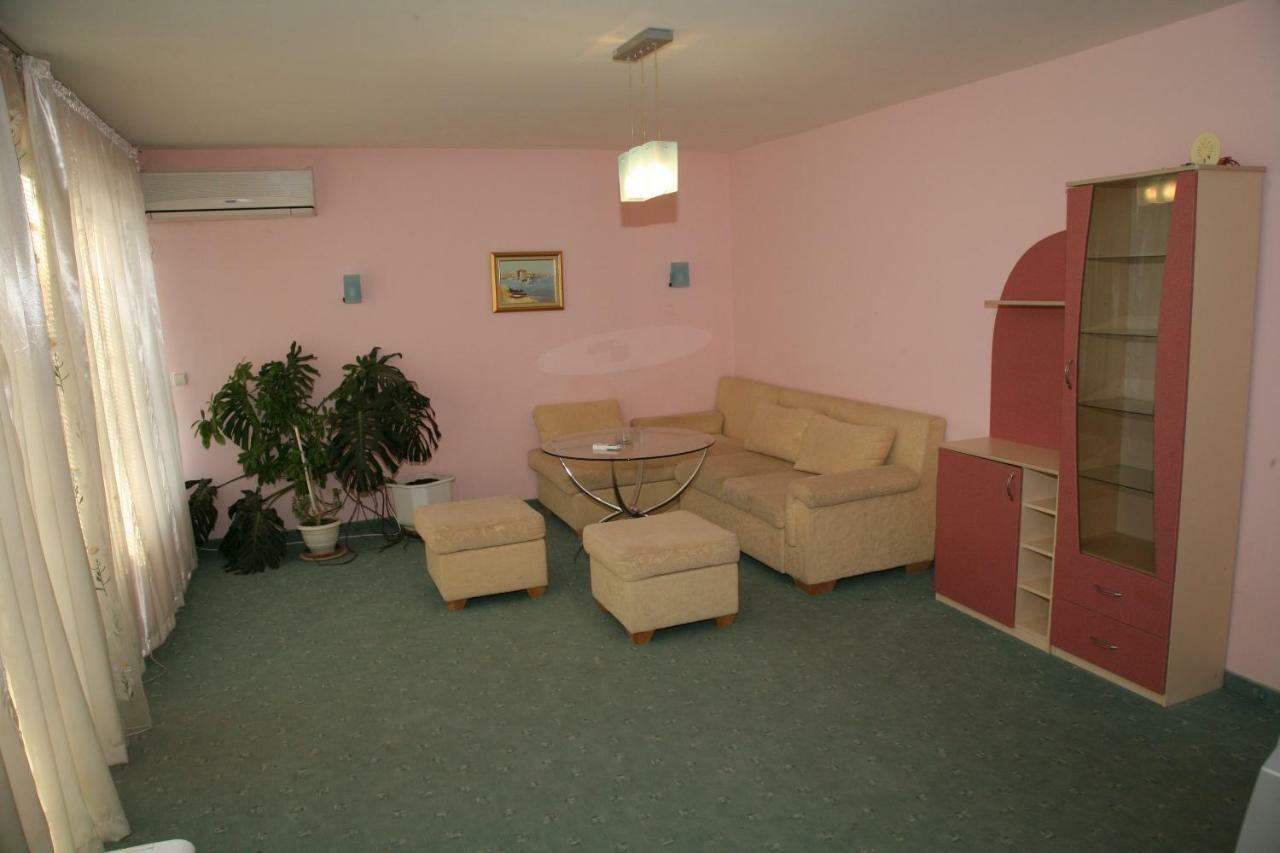 Hotel Kamelia Várna Kültér fotó